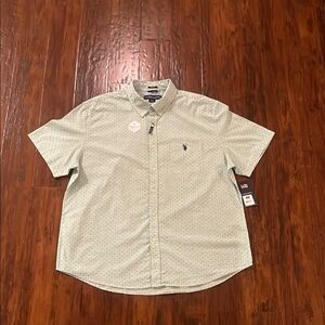 NWT U.S. Polo Assn. Men’s 2XL Stretch Green Collared Short Sleeve Button Down